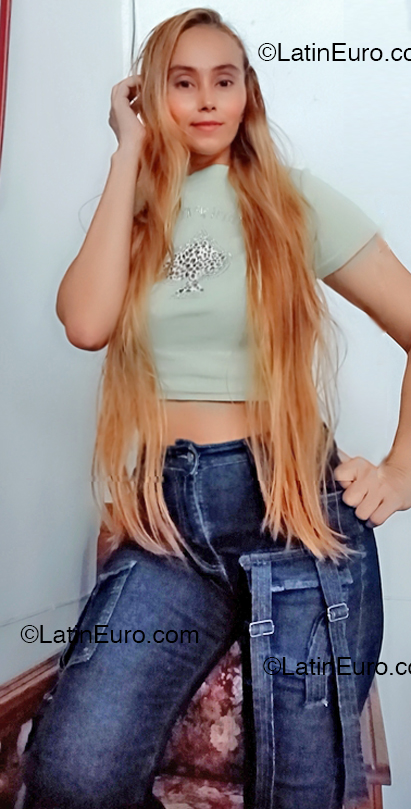 Date this beautiful Colombia girl Sofia from Bogota CO33233