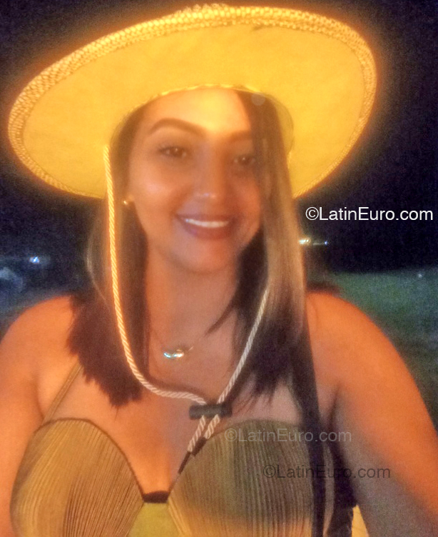 Date this sensual Dominican Republic girl Emeli from Puerto Plata DO54515