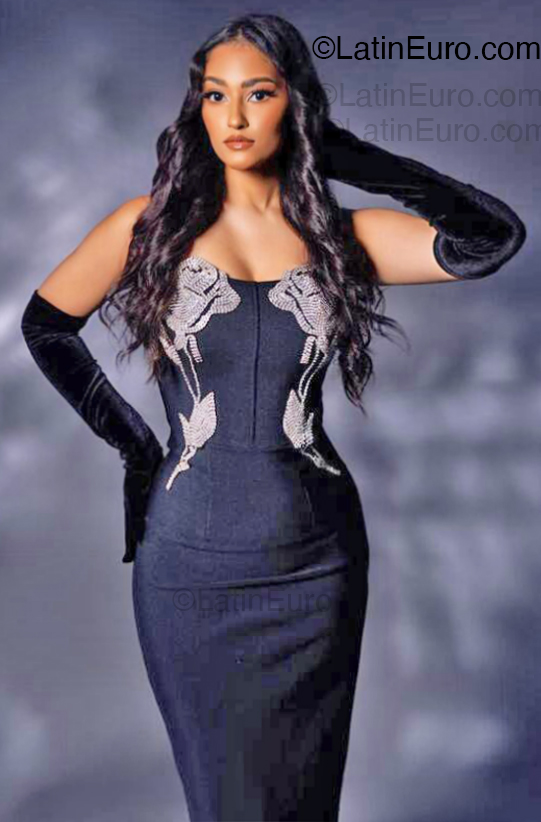 Date this voluptuous Dominican Republic girl LisMari from Santo Domingo DO54518