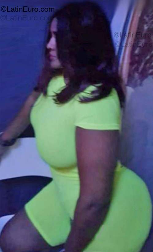 Date this young Dominican Republic girl Nena Sugens from Santo Domingo DO54551
