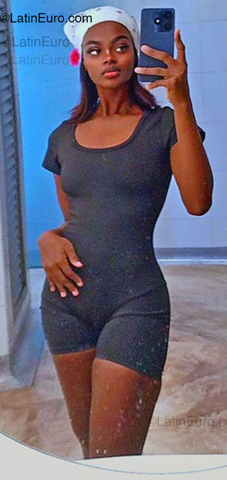 Date this young Colombia girl Yurany from Villavicencio CO33291