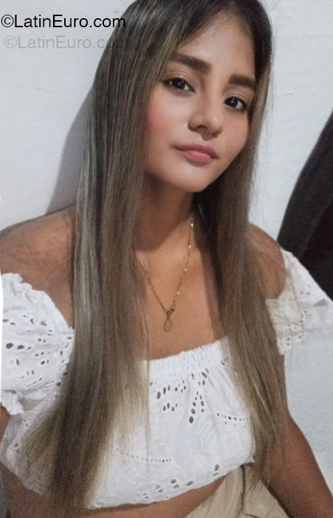 Date this young Venezuela girl Oriana from Rubio VE5265
