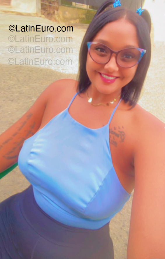 Date this happy Dominican Republic girl Indi from Puerto Plata DO54940