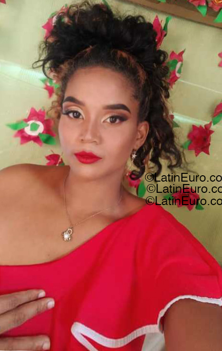 Date this fun Colombia girl Aranza from Caratagena CO33323