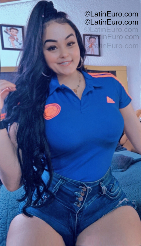 Date this fun Colombia girl Lupita from Bogota CO33324