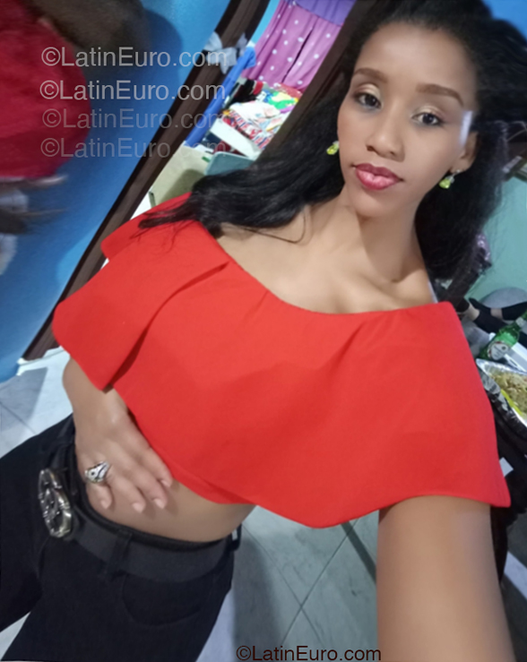 Date this beautiful Dominican Republic girl Victoria from Santiago De Los Caballeros DO55011