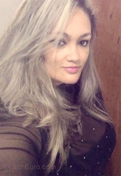 Date this hot Brazil girl Vane from Rio De Janeiro BR12353