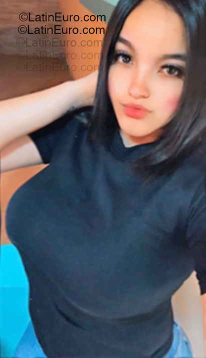 Date this young Dominican Republic girl Yismeiri from Santo Domingo DO55052