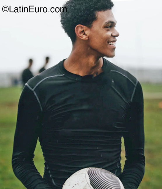 Date this young Trinidad and Tobago man Terron from San Fernando TT118