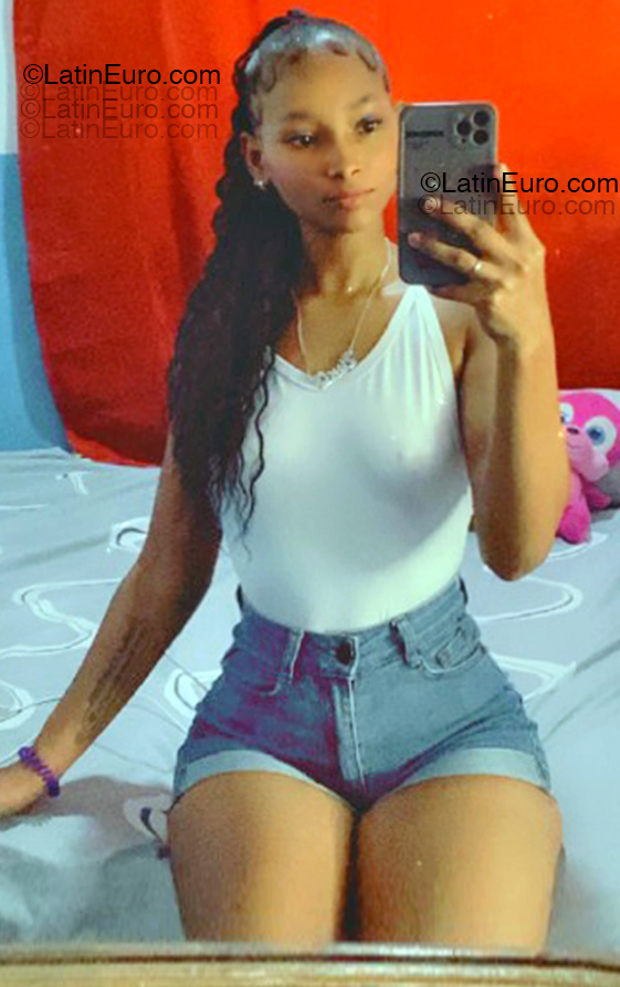 Date this georgeous Dominican Republic girl Jissel from San Francisco de Macoris DO55173
