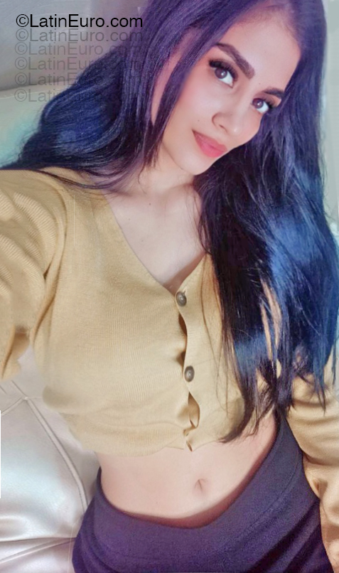 Date this tall Colombia girl PAULA from Cali CO33820