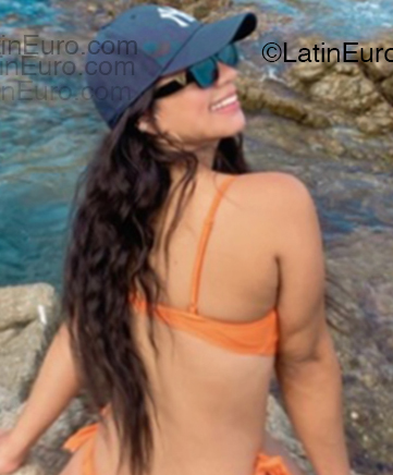 Date this gorgeous Colombia girl Yesenia from Ibague CO33390