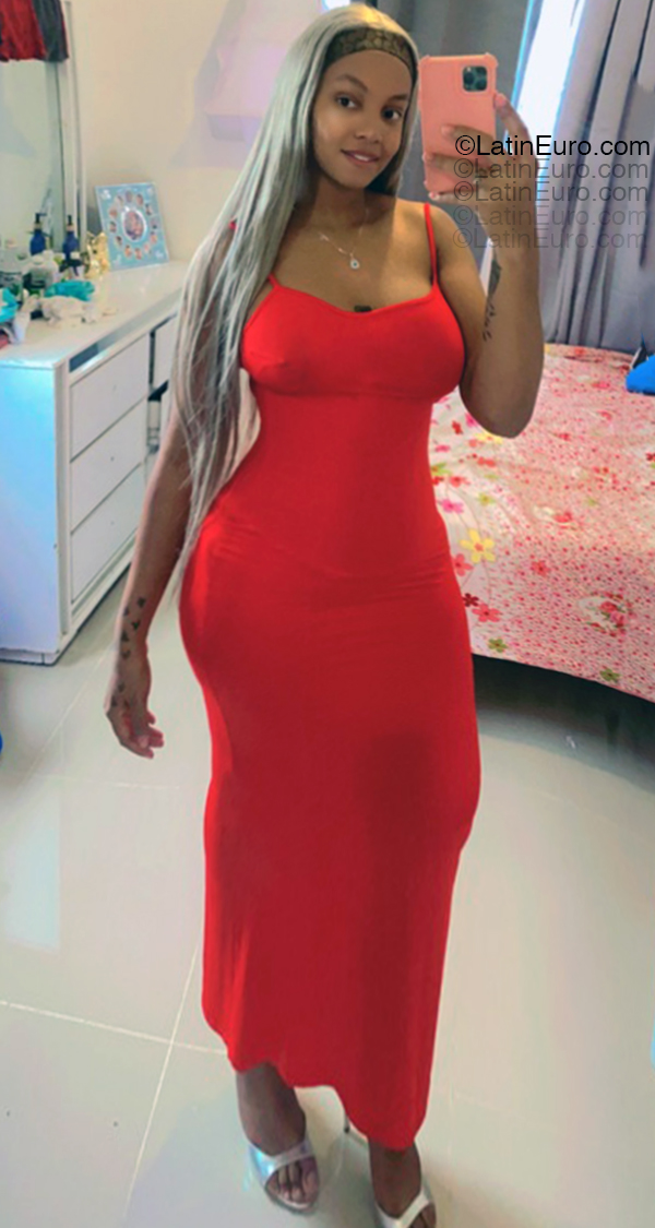Date this gorgeous Dominican Republic girl Mayelin Mejia from Santo Domingo DO55214