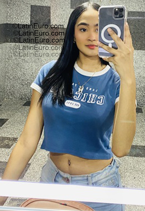 Date this pretty Peru girl Mariagni from Lima PE2148