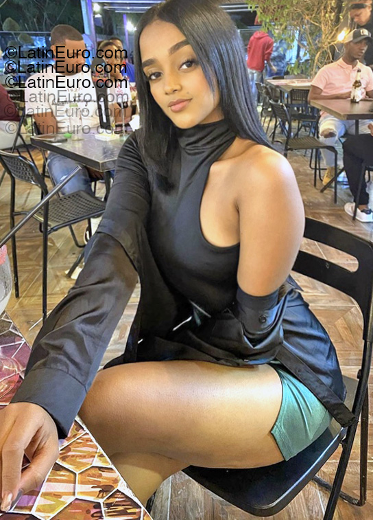 Date this good-looking Dominican Republic girl Beatriz from Santo Domingo DO55253