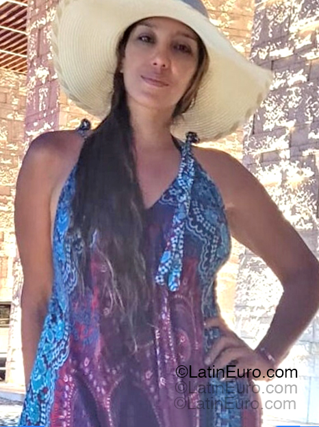 Date this tall Colombia girl Karen from Neiva CO33402