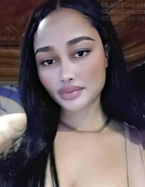 Date this gorgeous Dominican Republic girl Anyelina from Santiago DO55267
