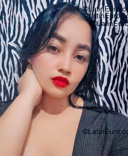 Date this stunning Dominican Republic girl Esthela from Santo Domingo DO55295