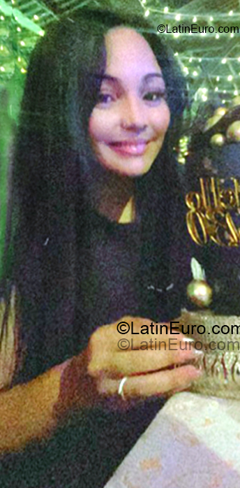 Date this nice looking Colombia girl Sulgey from Bogota CO33450