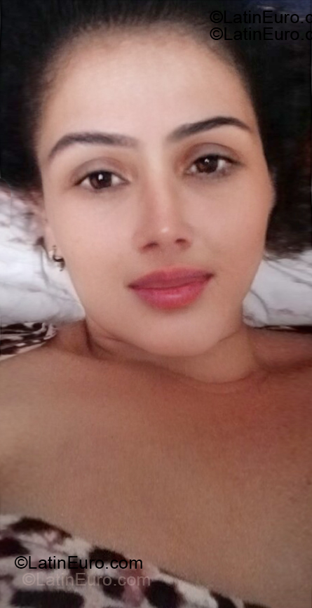 Date this sensual Dominican Republic girl Cami from Bonao DO55334