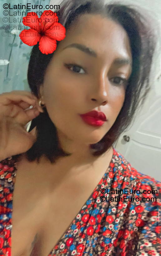 Date this hot Dominican Republic girl Paloma from Santo Domingo DO55339