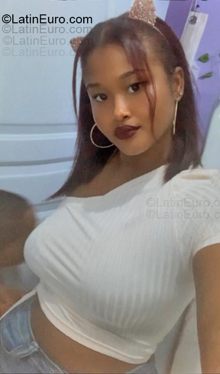 Date this charming Dominican Republic girl Langie from Santo Domingo DO55346