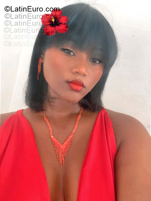 Date this foxy Dominican Republic girl Edugry from Santo Domingo DO55375