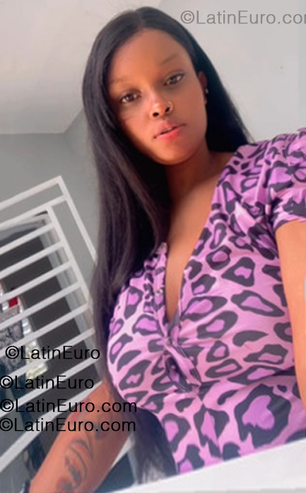 Date this hard body Dominican Republic girl Alezandra from Santo Domingo DO55397