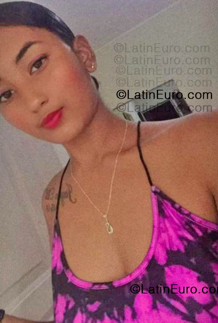 Date this sensual Dominican Republic girl Maritza from Punta Cana DO55401