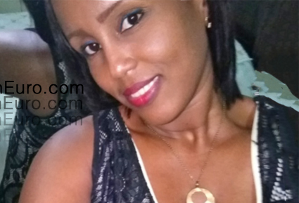 Date this foxy Dominican Republic girl Magdalena from Santo Domingo DO55413