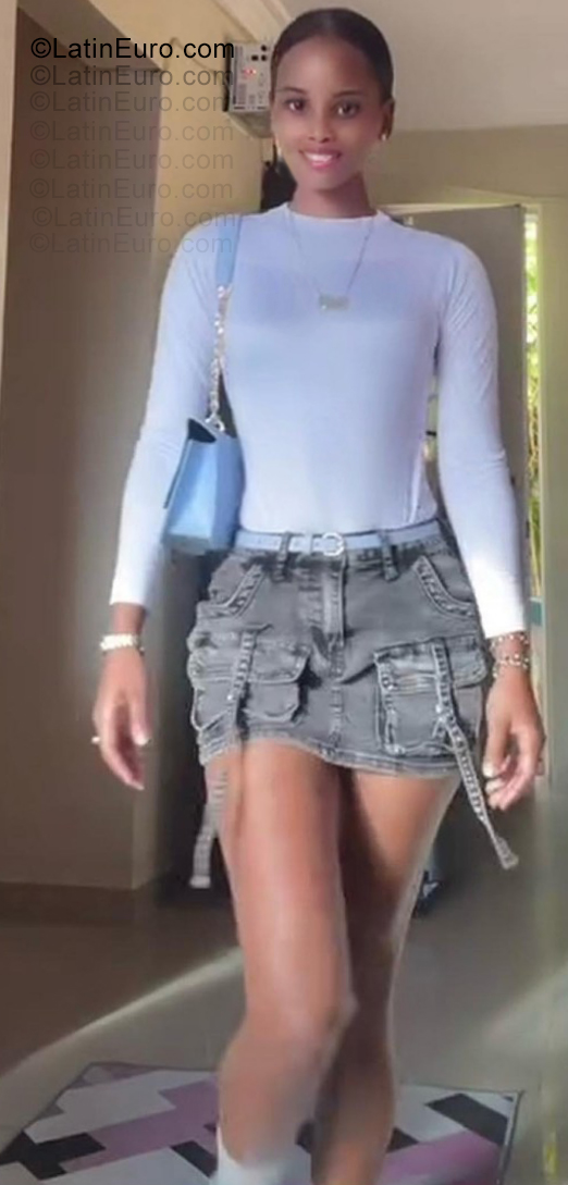 Date this delightful Dominican Republic girl Mayelin from Santo Domingo DO55424