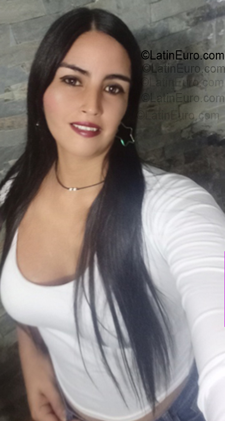 Date this hot Venezuela girl Liliana from Caracas VE5365