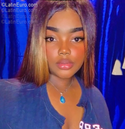 Date this tall Dominican Republic girl Francelis from Santo Domingo DO55509