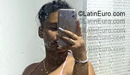 Date this beautiful Dominican Republic girl Reyna from Santo Domingo DO55514