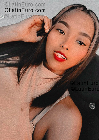 Date this athletic Colombia girl Yosimar from Bogota CO33513