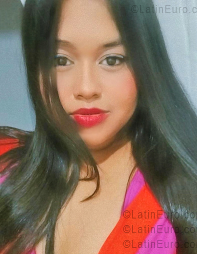 Date this lovely Brazil girl Karolyne from Vila Velha BR12388