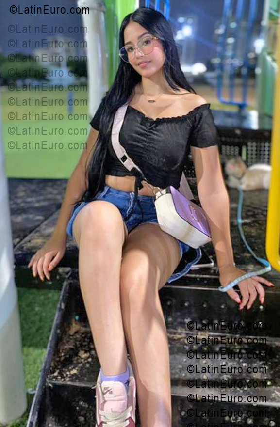 Date this passionate Colombia girl Albe from Medellin CO33518