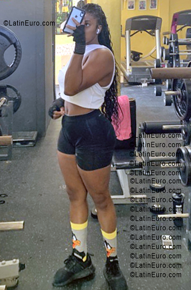 Date this sensual Dominican Republic girl Jennifer from Santo Domingo DO55560