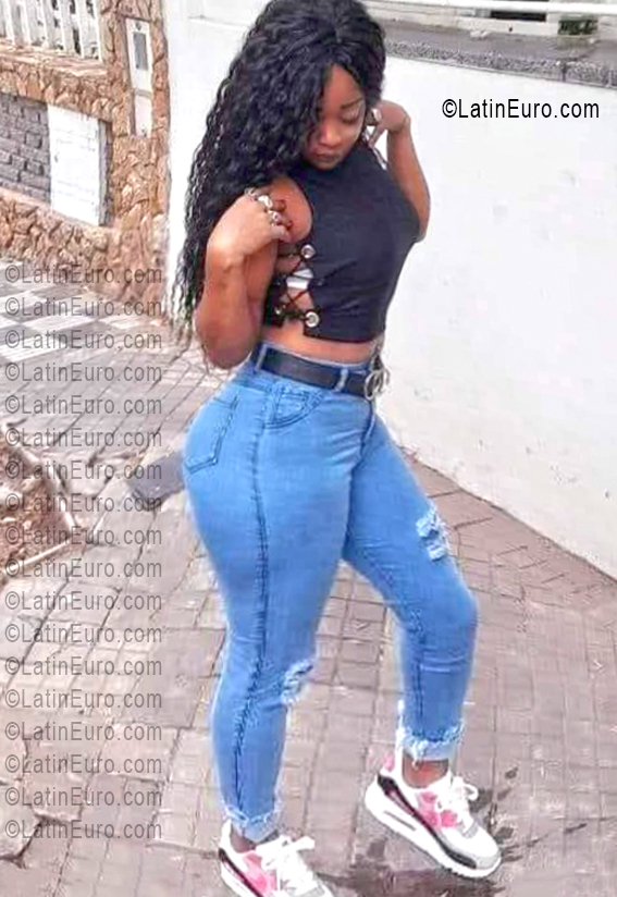 Date this exotic Dominican Republic girl Veronica from Villa Rivas DO55600