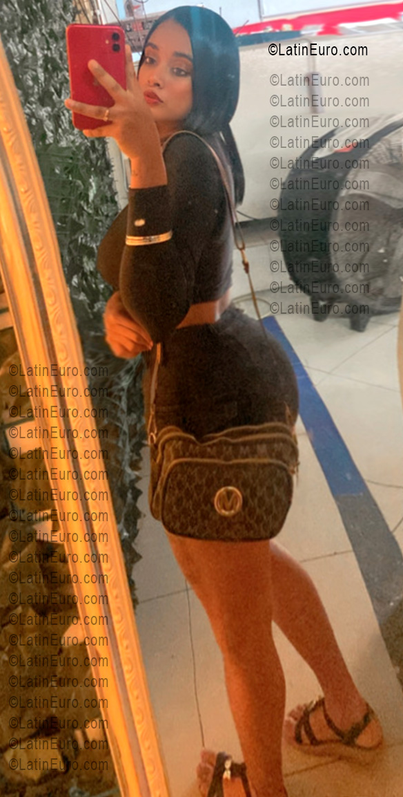 Date this hard body Dominican Republic girl Gabriela from Santo Domingo DO55658
