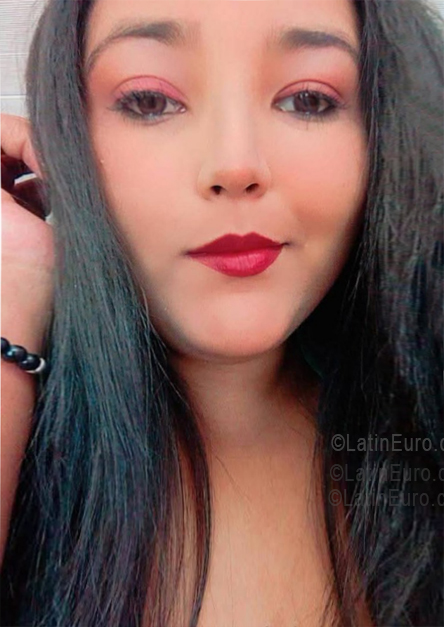 Date this charming Colombia girl Genesis from Barranquilla CO33538