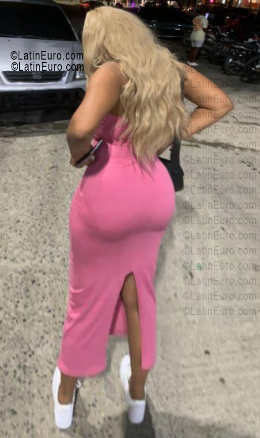 Date this exotic Dominican Republic girl Dariela from Santo Domingo DO55678