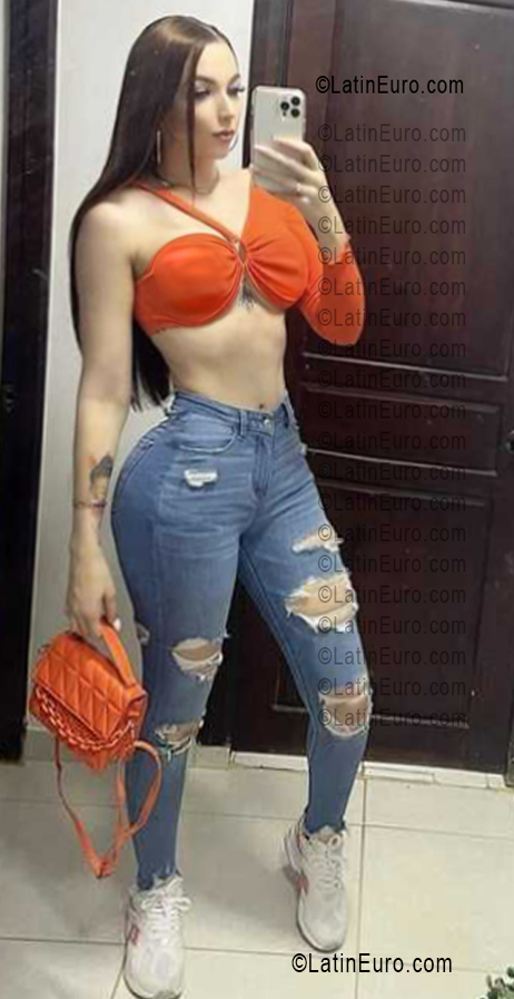 Date this happy Dominican Republic girl Shauny from Santiago DO55877