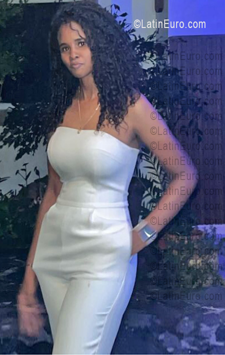 Date this hot Dominican Republic girl Rosanna from San Rafael Del Yuma DO55800