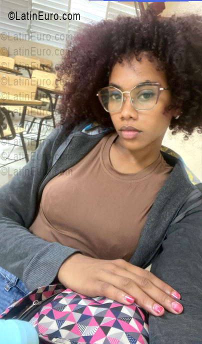 Date this charming Dominican Republic girl Daniela from Santo Domingo DO56986