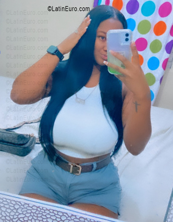 Date this happy Dominican Republic girl Perla from San Cristóbal DO55831