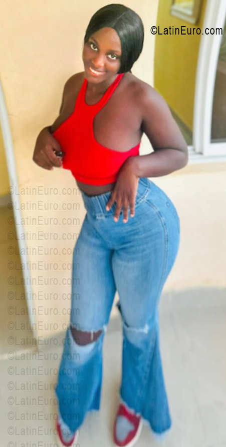 Date this athletic Dominican Republic girl Marian from Santo Domingo DO55882