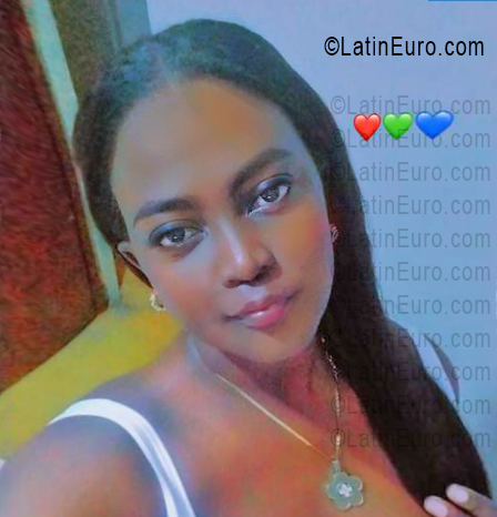 Date this nice looking Dominican Republic girl Selena from Santos Domingo DO55894