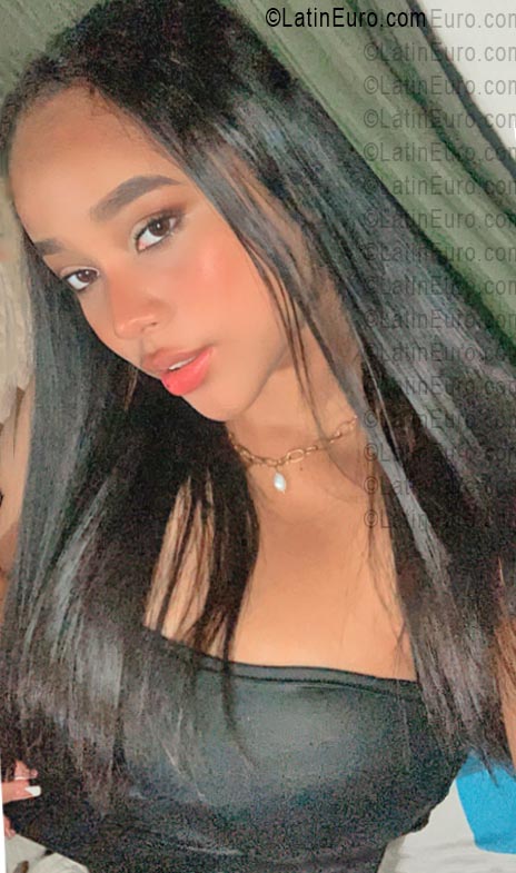 Date this hot Colombia girl Nayeli from Cali CO33589