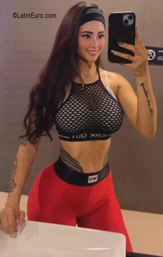 Date this charming Colombia girl Pau from Cali CO33604